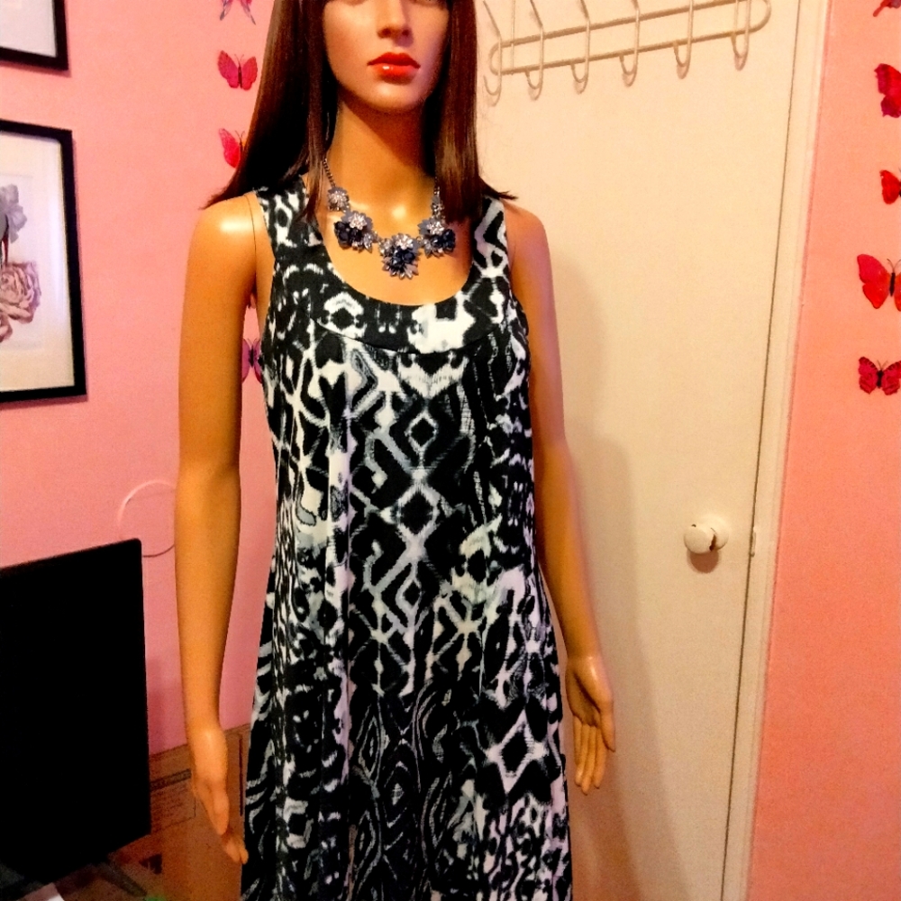 **Dress black- bluesh blend w white  Like New